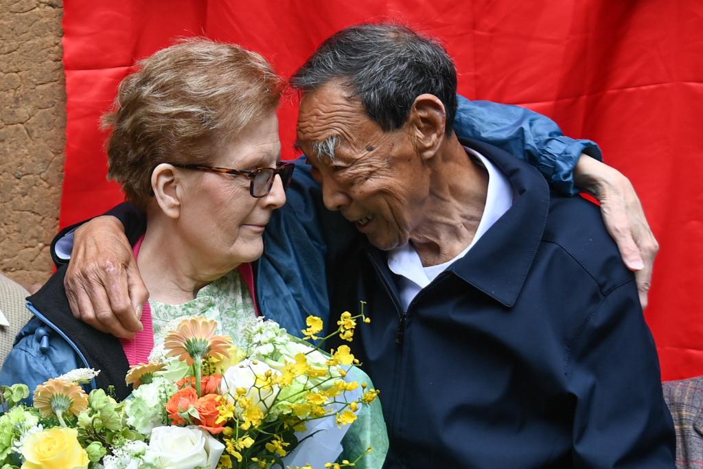 心相近｜“我们倍感荣幸与温暖”——习近平主席和夫人彭丽媛回赠新年贺卡让美国青少年和友好人士深受鼓舞  第7张