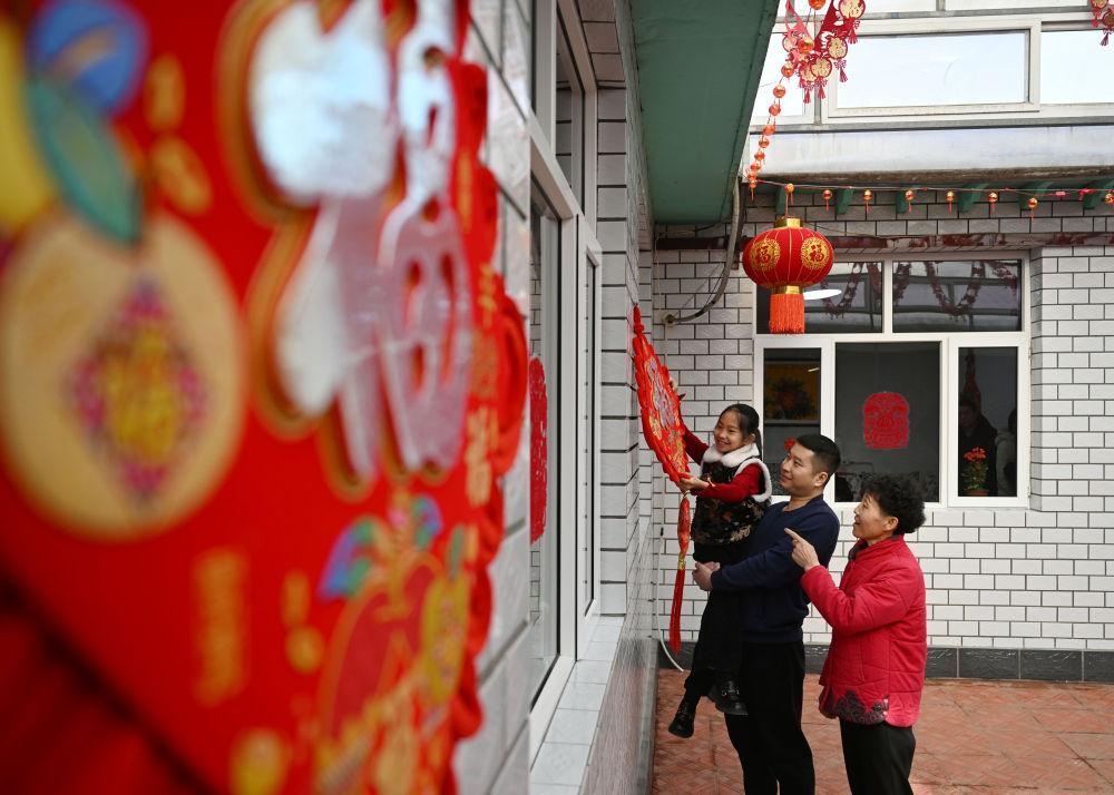 要留清气满乾坤——2024年以习近平同志为核心的党中央贯彻执行中央八项规定、推进作风建设综述  第5张