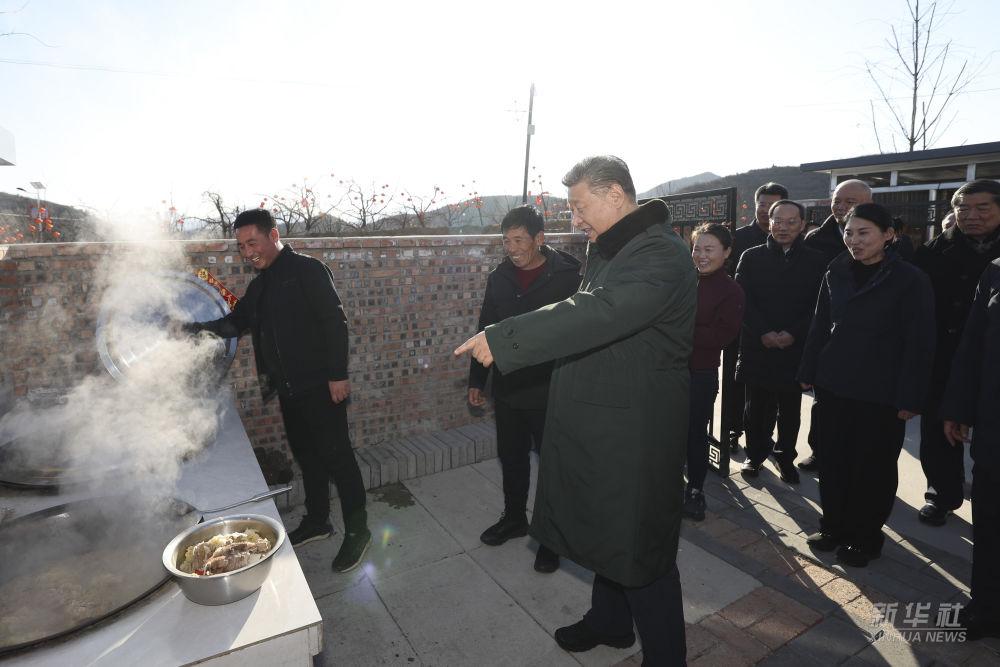 习近平在辽宁葫芦岛市看望慰问受灾群众  第5张