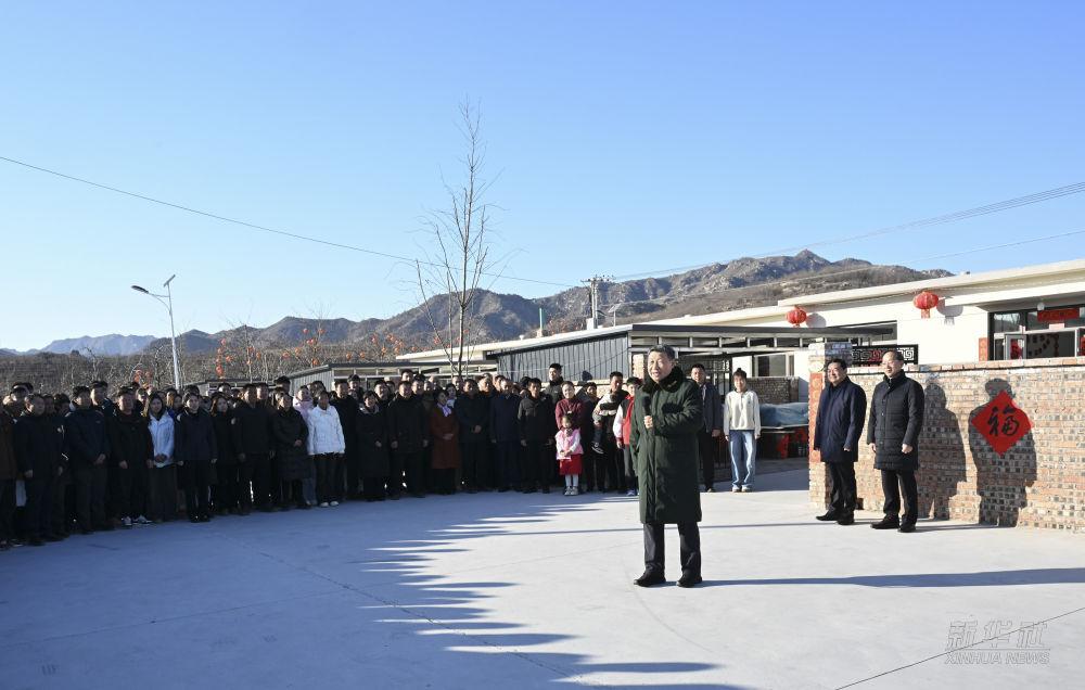 习近平在辽宁葫芦岛市看望慰问受灾群众  第8张